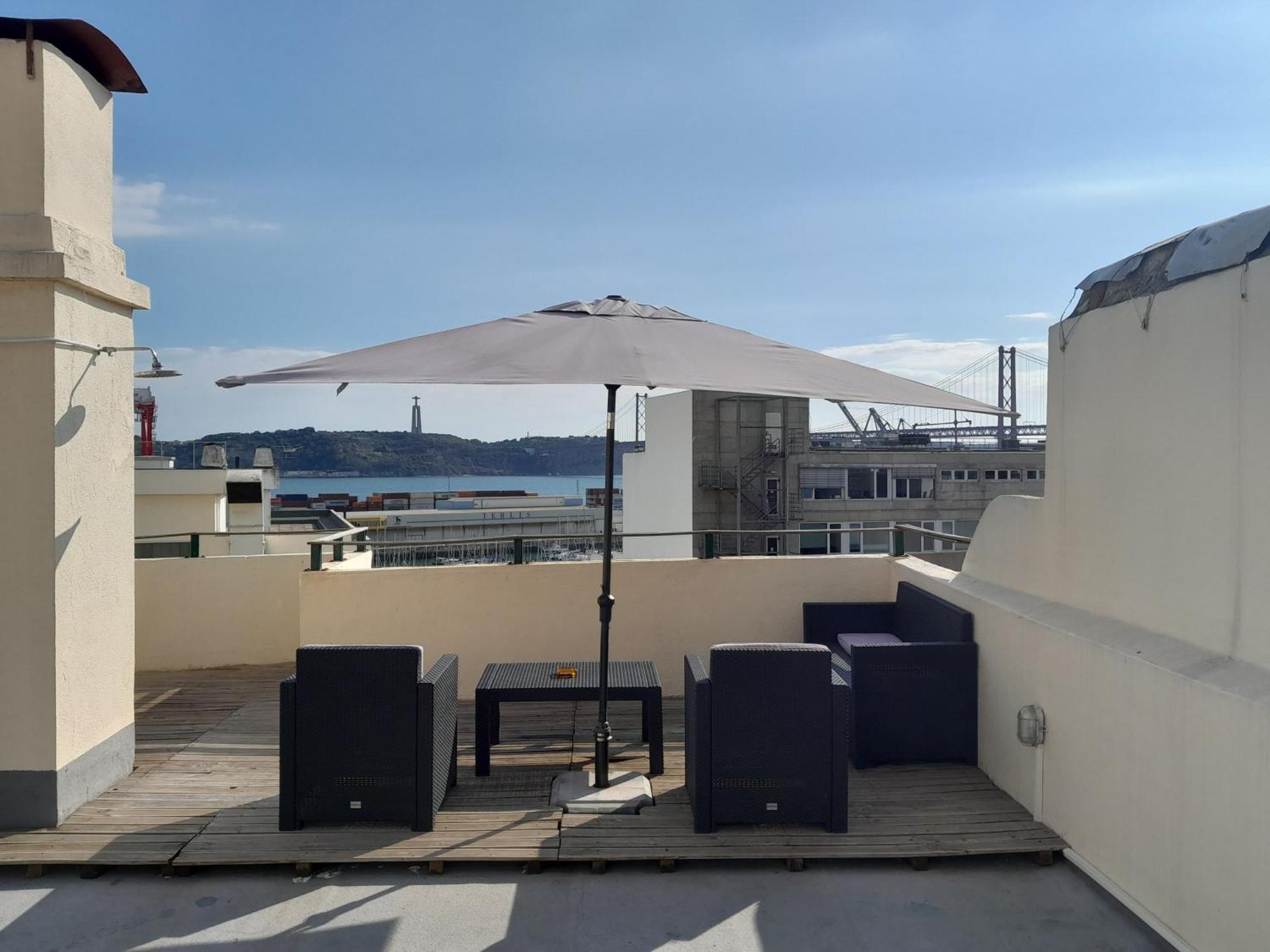 Apartamento Sobre O Rio Lisboa Ngoại thất bức ảnh